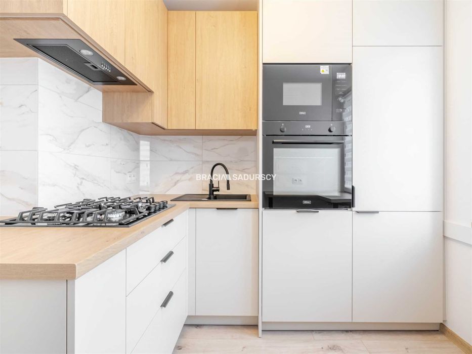 Świeżo wyremontowane 2 pokoje w centrum - Więcej