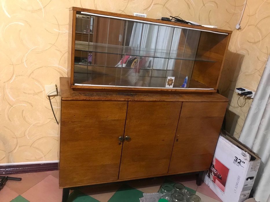 Сервант, шафа, полиця