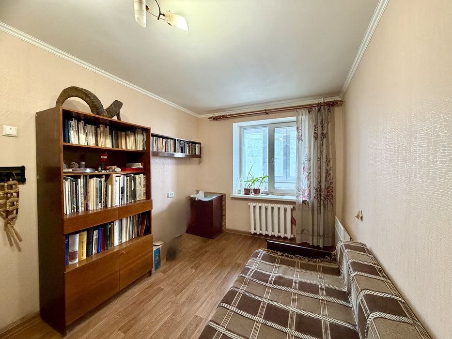 Продаю 2к квартиру на Шесейній. ц1