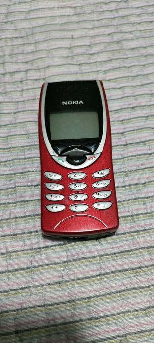 Telemóvel Nokia 8210