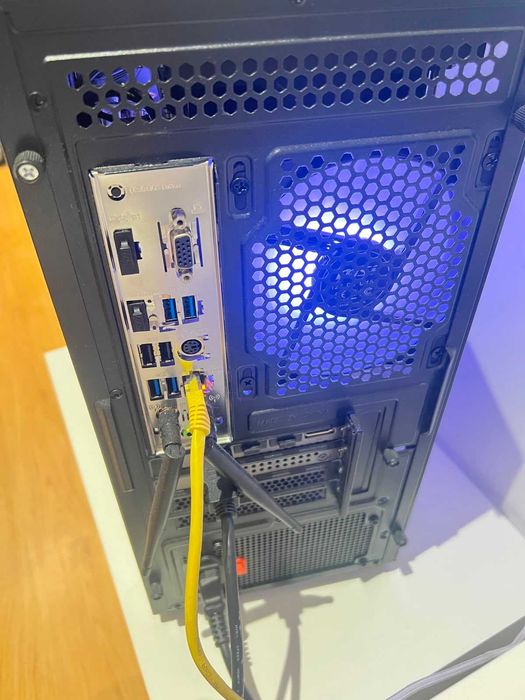 Desktop AMD Ryzen 7 5800X 32GB 1TB SSD RTX 5060