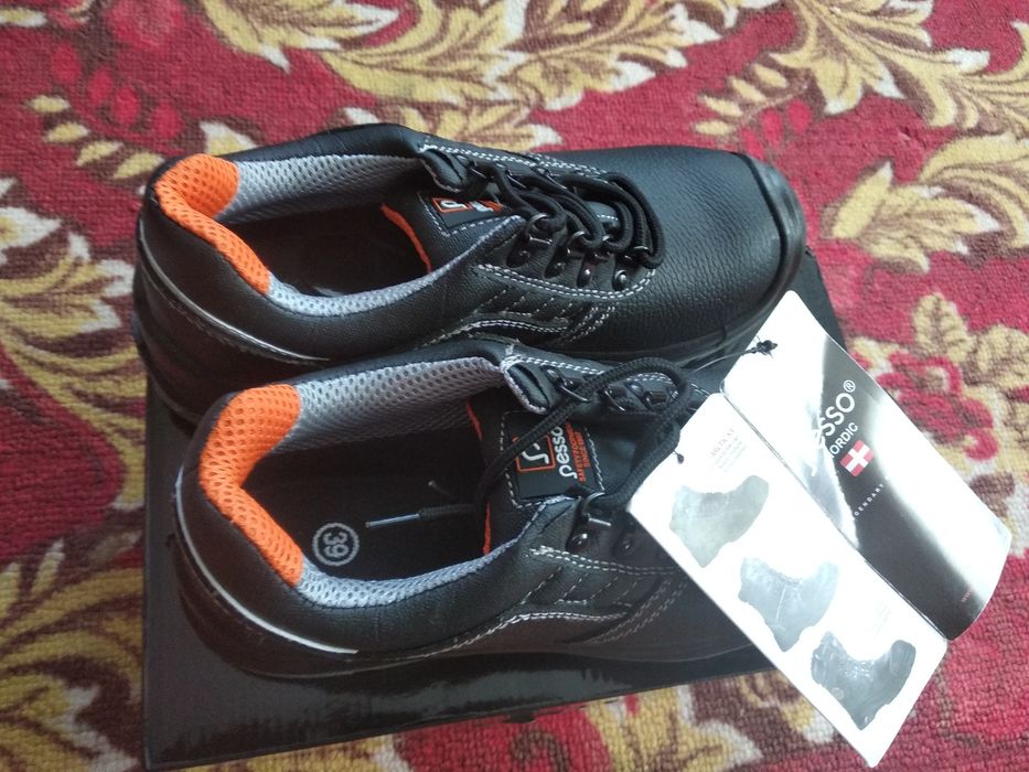 Ботинки  39 розмір