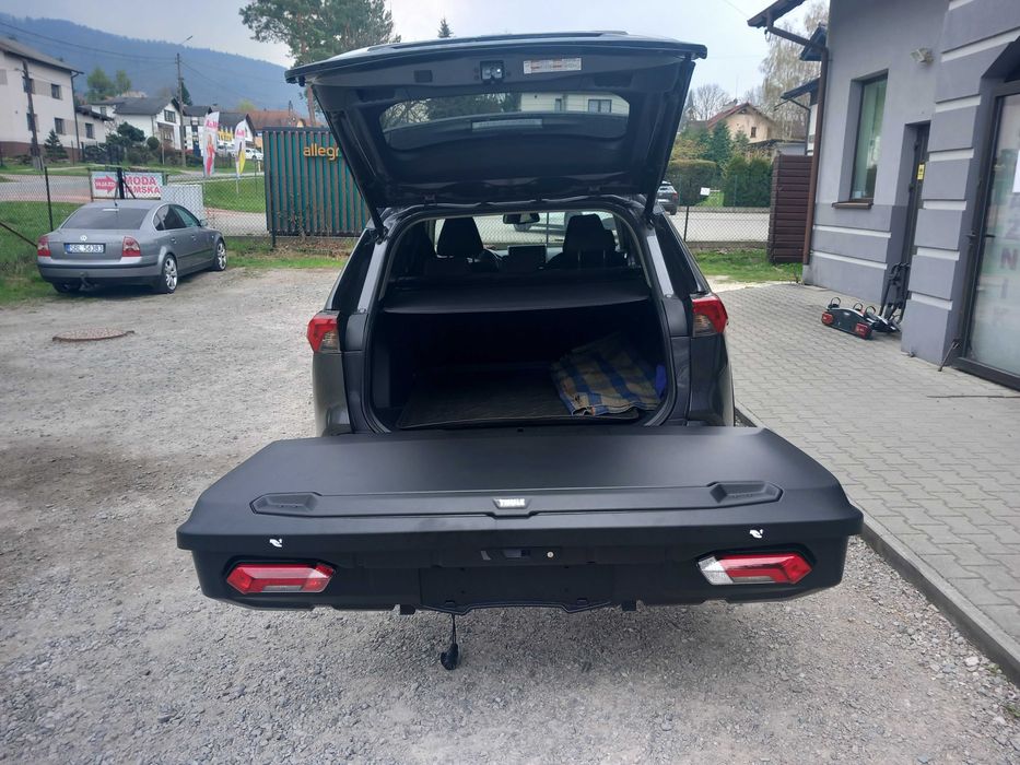 Box na hak holowniczy Thule Arcos + system nośny - duży, solidny box 450 ltrów pojemności, umożliwia przewóz nart do 180 cm długości