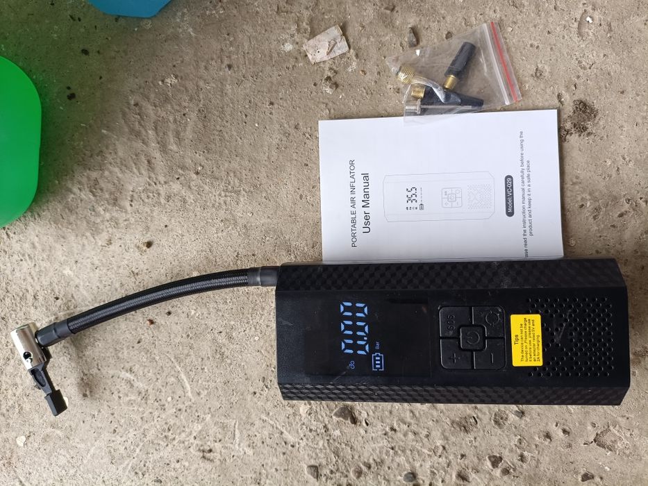 Автомобільний компресор  акумуляторний