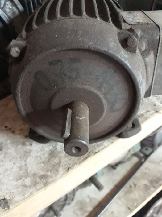 Продаються електромотори різної потужності