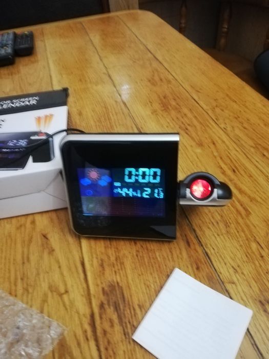 Часи с метеостанцией