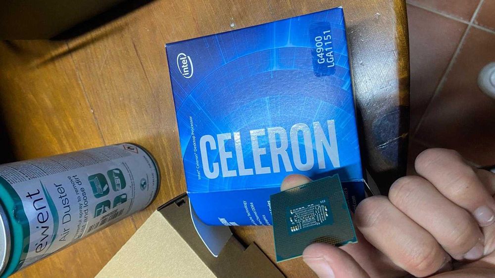 Processador Celeron G4900 + Ventoinha444593658145679361