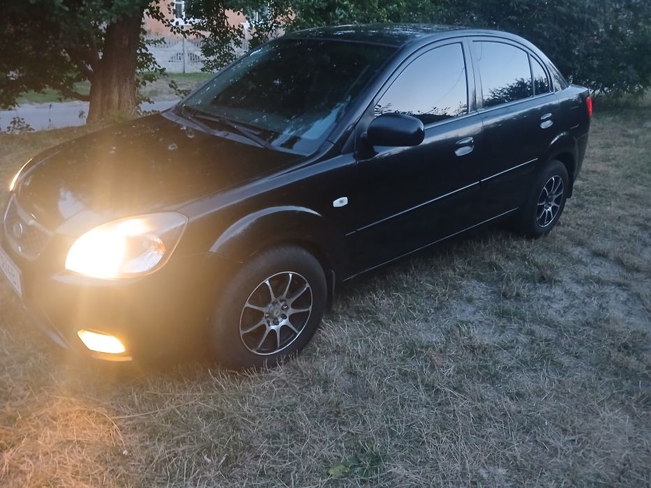 Продаж авто Kia Rio 2010