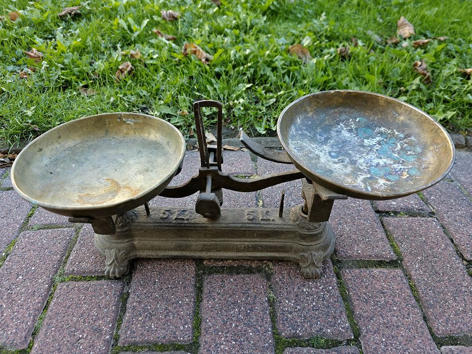 Stara waga szalkowa 5kg + 2 szalki
