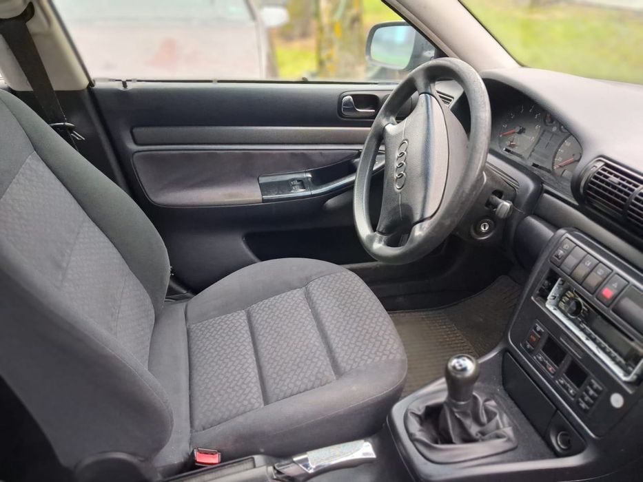 Audi A4 2 l benzyna 1996