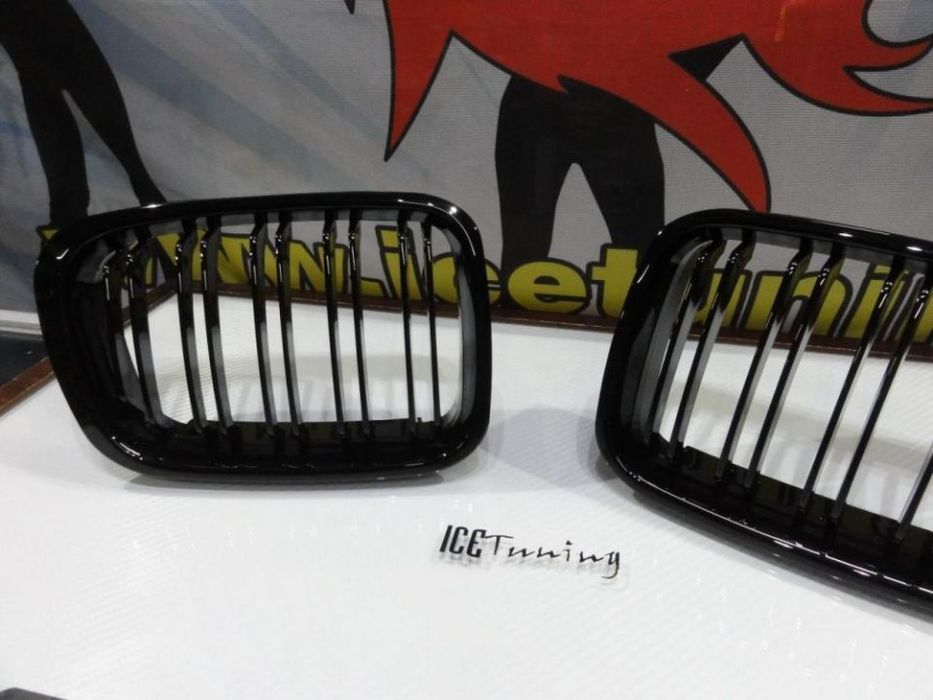 Grelha frontal em preto piano brilhante para BMW E46 98-01 M4 look / dupla lamina em plástico ABS