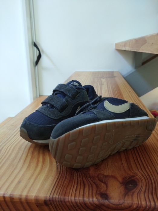 Tênis Nike tamanho 25