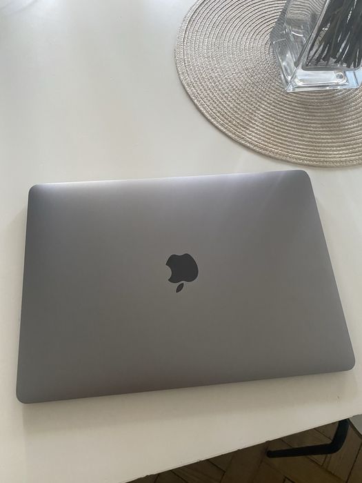 MacBook Air M1 – 8 GB RAM / 512 GB SSD – Excellent Condition64585939621889121