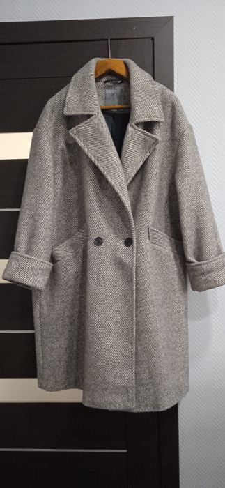 Пальто.    .         .