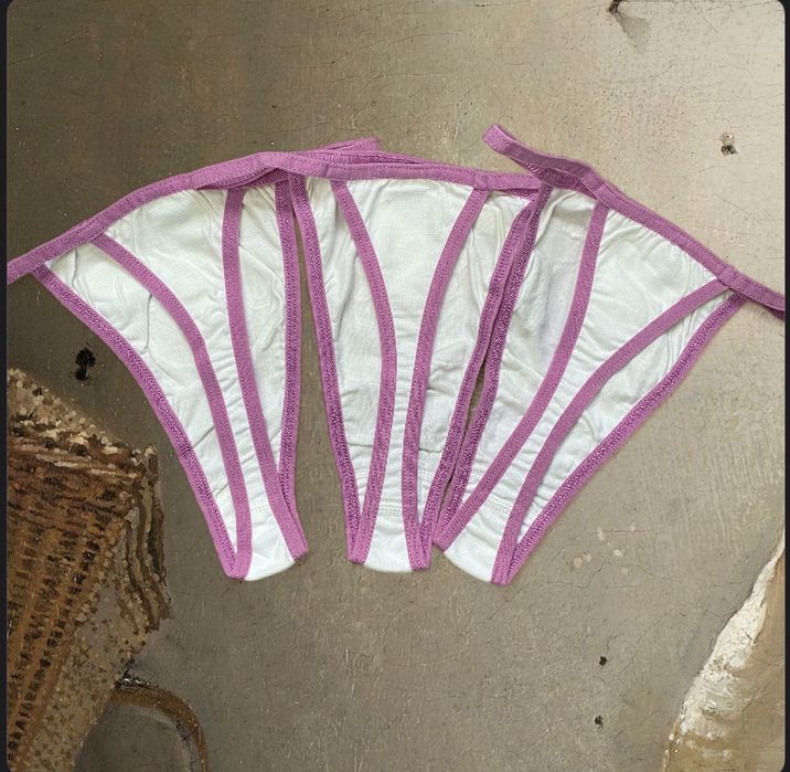 Bielizna damska stringi z printem zestaw 34/XS 36/S