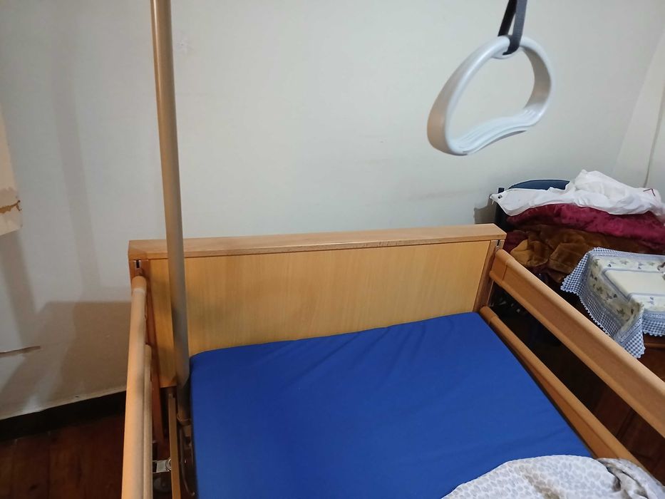 Cama articulada + colchão  eléctrica