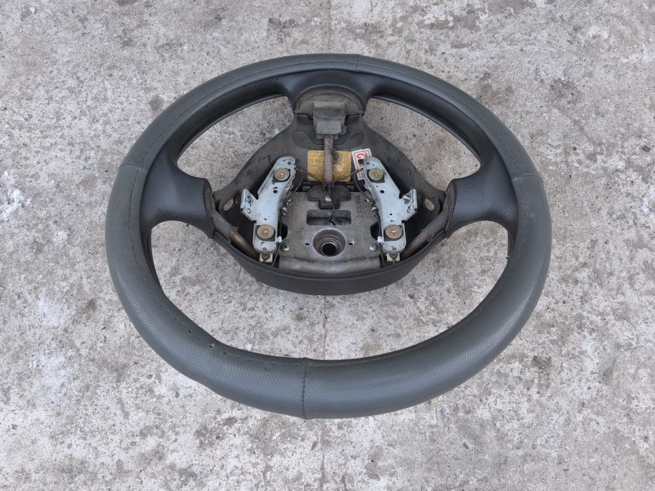 Продам руль на hyundai santa fe 1