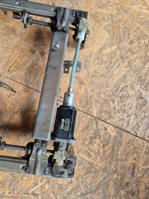 Моторчик, електропривід сидінь Toyota