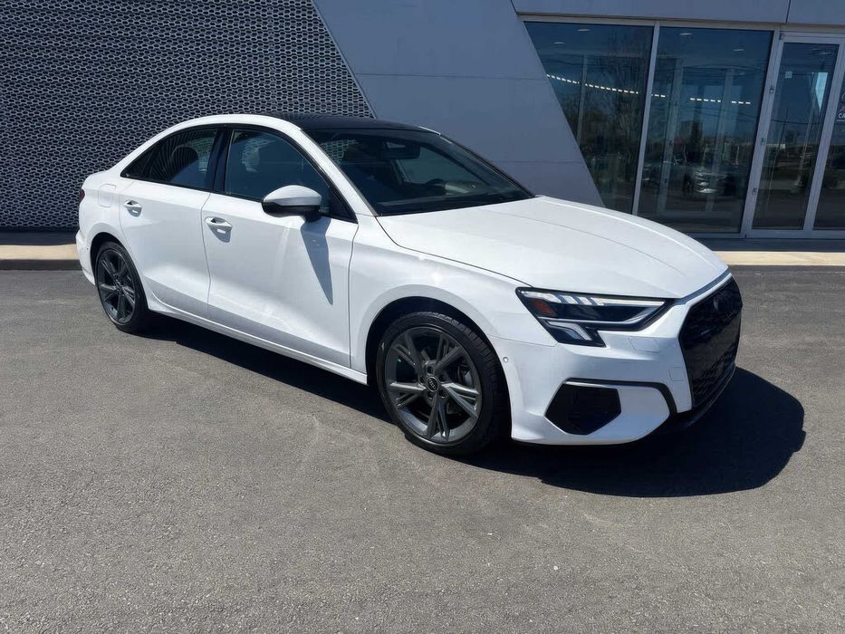 Audi A3      2024