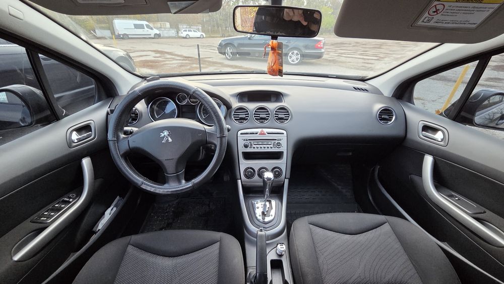 Пежо 308 хетчбек 1,6 автомат 2012
