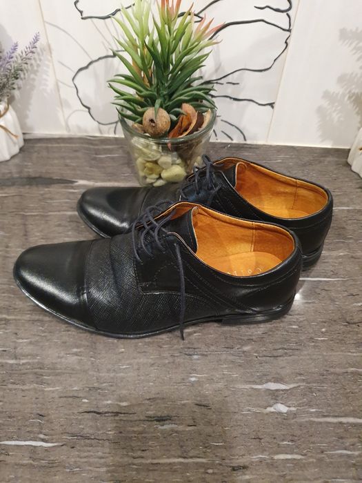 Eleganckie skórzane buty wizytowe dla chłopca, pierwsza komunia