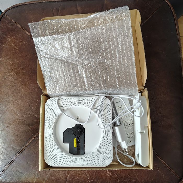 odtwarzacz CD KC-808  FM USB MP3