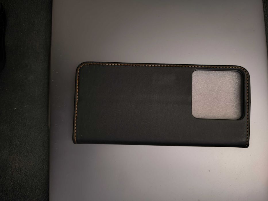 Sprzedam nowe etui na telefon Xiaomi Redmi Note 13 pro 5 G.