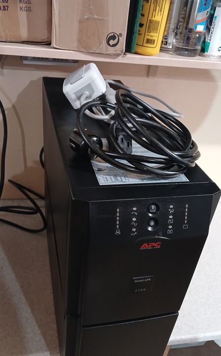 ДБЖ Smart-UPS 2200VA з АКБ