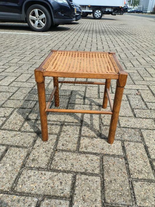 Stary drewniany stolik / taboret z plecionką wiedeńską, #S5