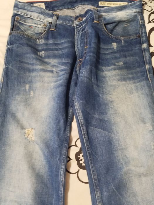 Niebieskie męskie regularne jeansy Tommy Hilfiger 32 34