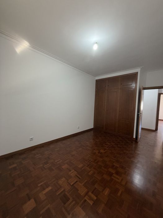 Andar Moradia T3 Remodelado para Arrendamento | São Cosme, Gondomar