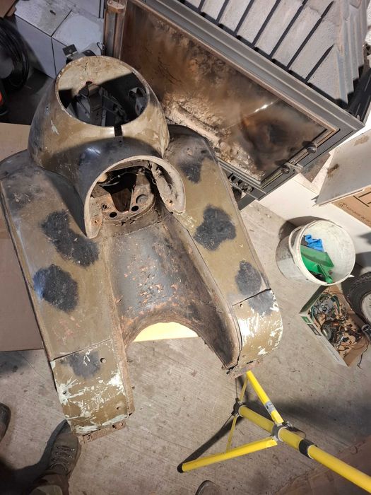 WFM Osa  osłona na nogi z obudową lampy komplet