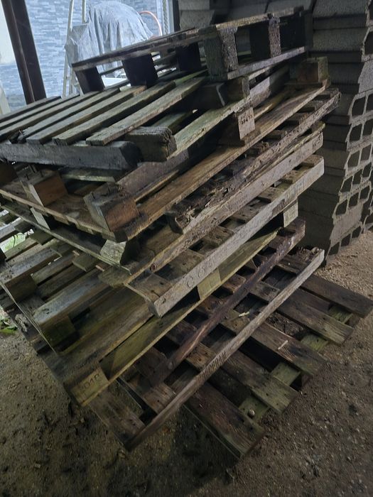 Paletes (faço entrega)