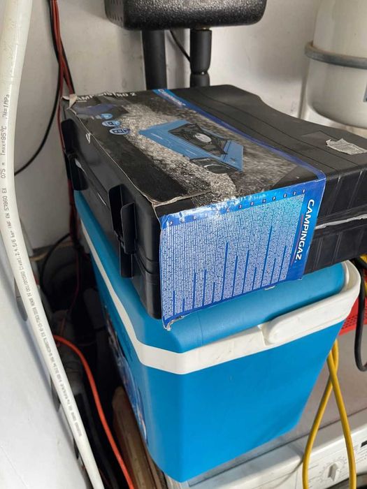 Tenda quechua 4.2 branca e beje com todos os acessórios complementares