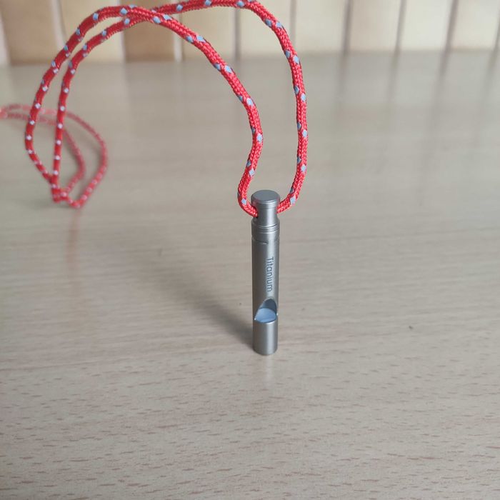 Apito Sobrevivência SOS Titanium Campismo Montanha Caminhada