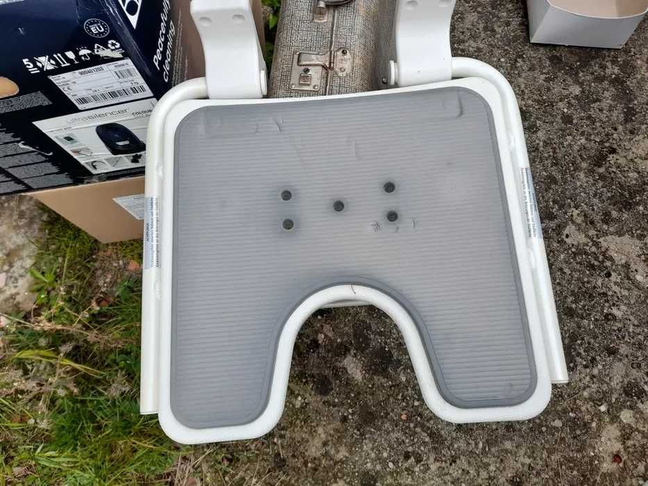 Krzesełko pod prysznic składane.