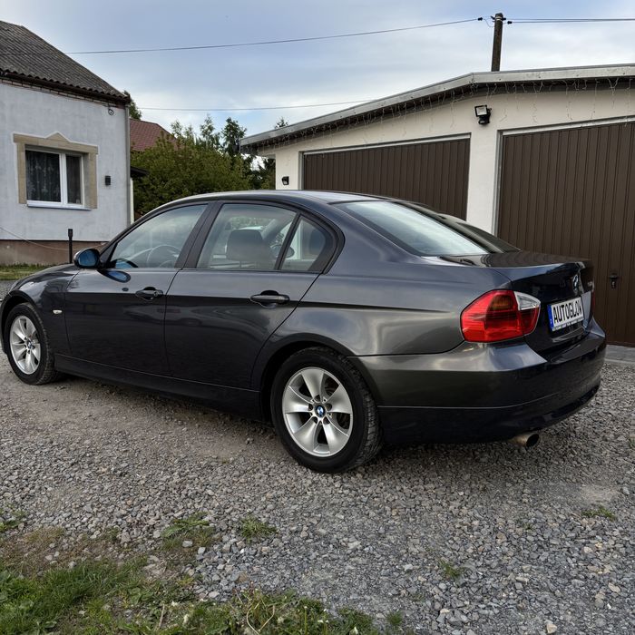 Bmw  e90  seri  3  2006 rok