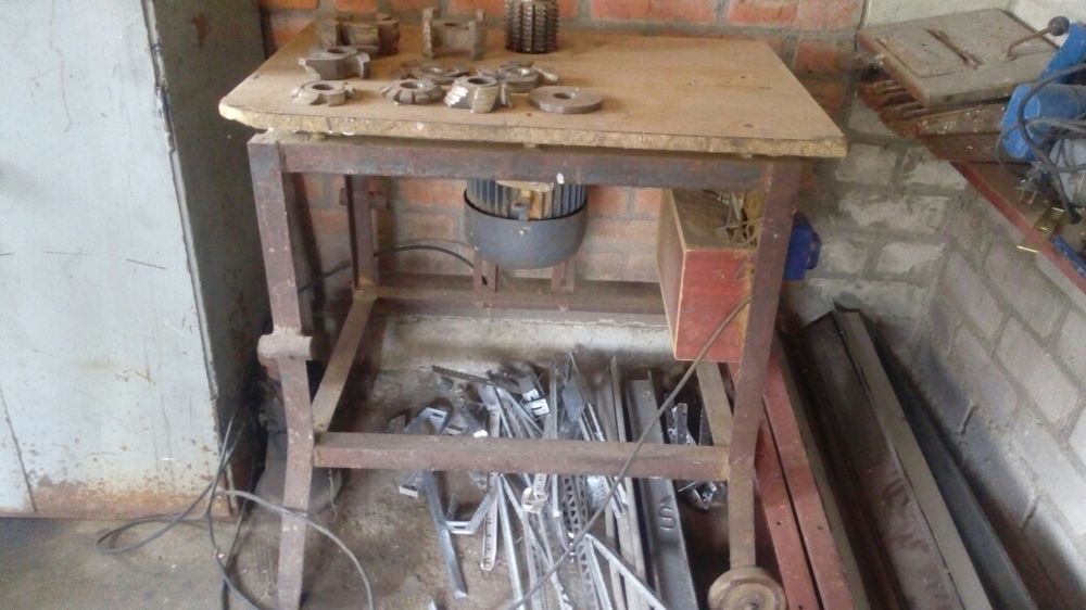 Фрезерный станок по дереву