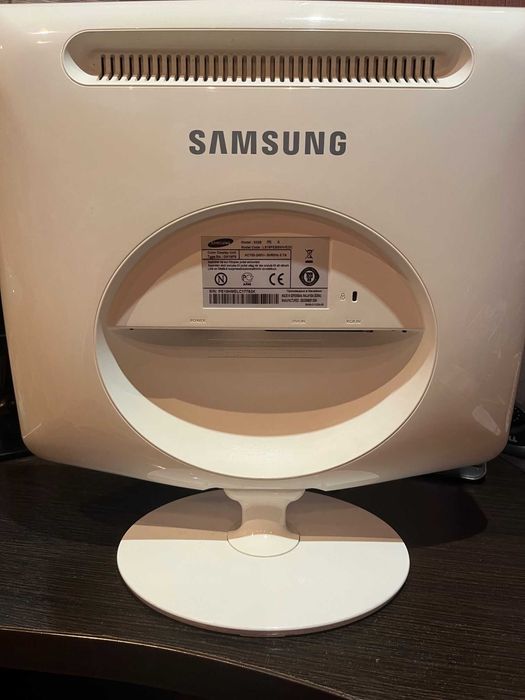 Монітор 19" Samsung 932b