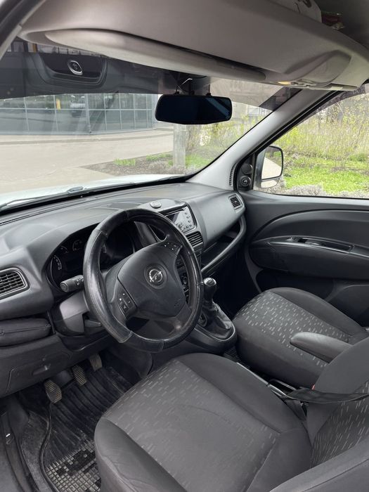 Авто Opel Combo 2012