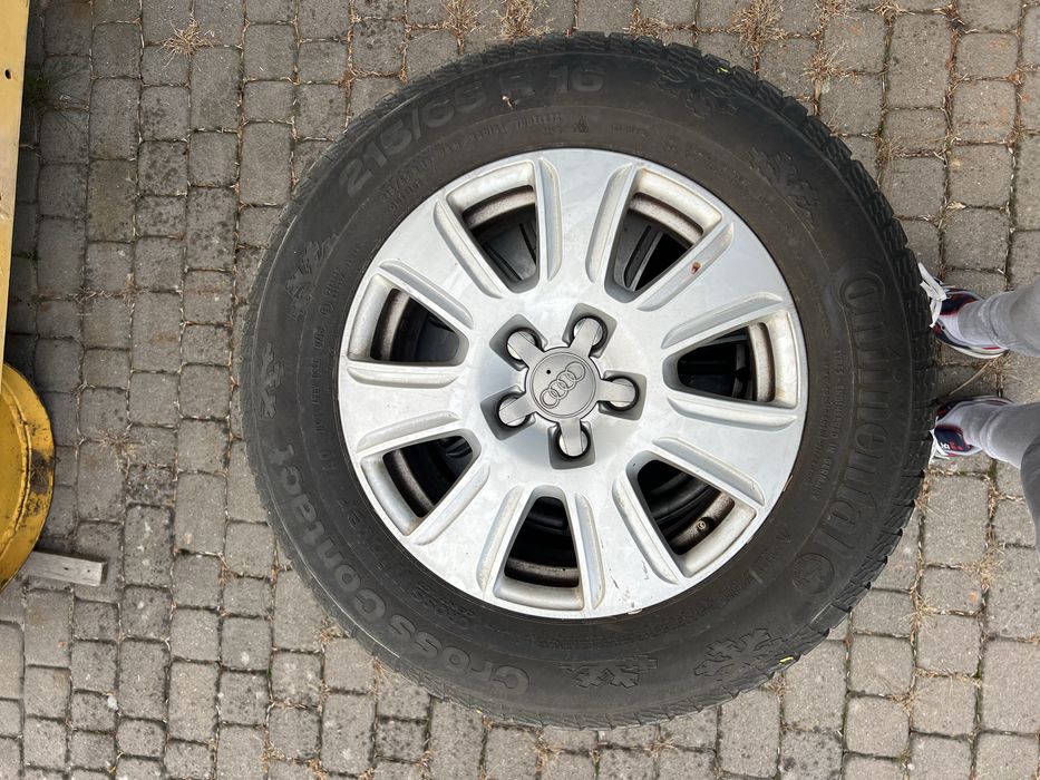 Oryginalne felgi Audi Q3 16” + opony 215/65 R16 | komplet