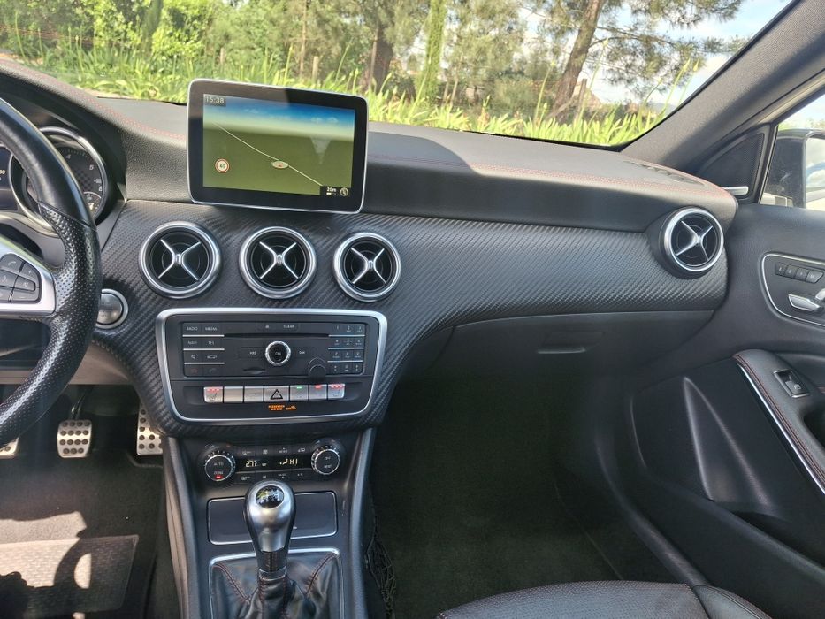 Mercedes-Benz A180 D Amg Pack Night