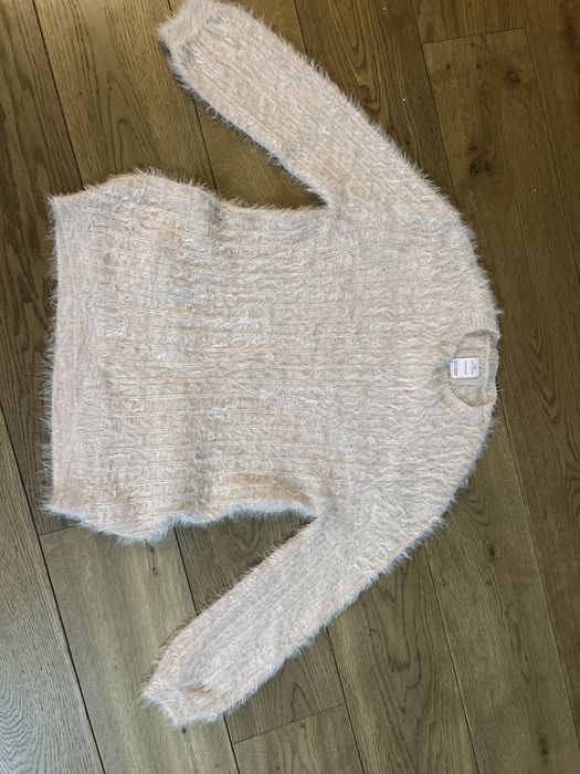Mięciutki sweter w kolorze pudrowy róż