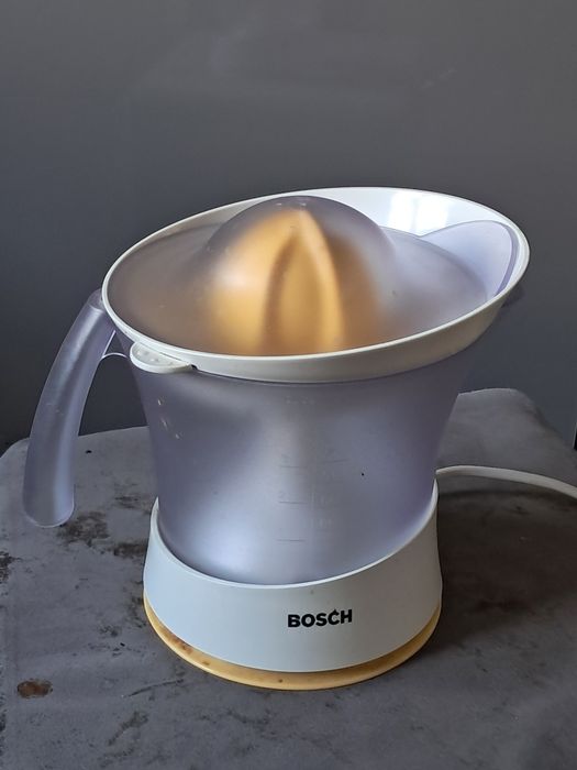Elektryczna wyciskarka do cytrusów Bosch