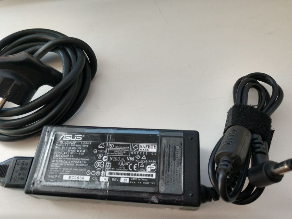 Блок питания для ноутбука универсальный 15-24v. Зарядное устройство