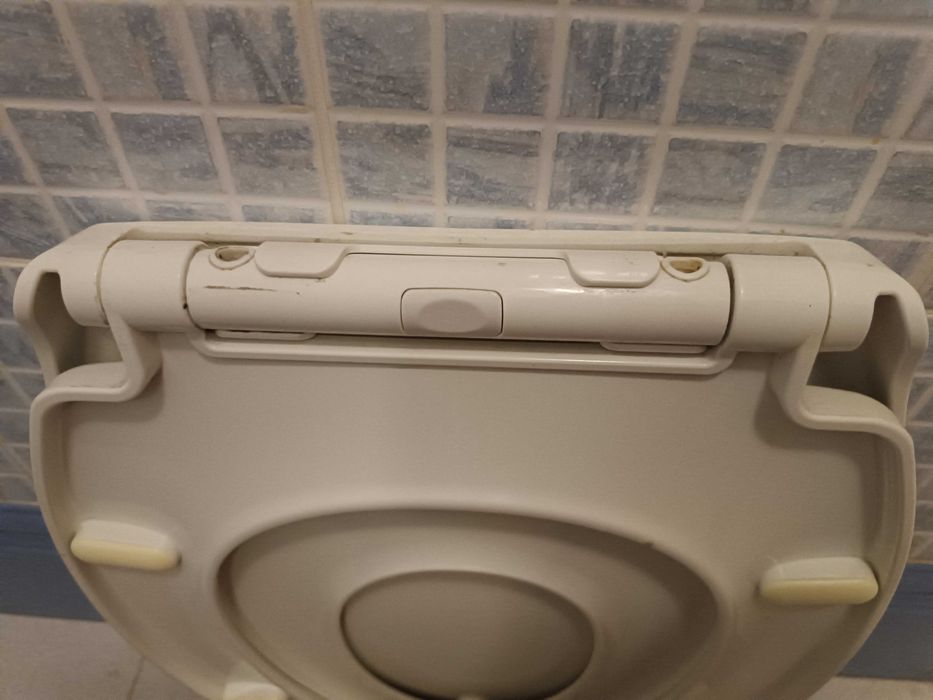 Tampo sanita SenSea com fecho suave silencioso e assento extra criança