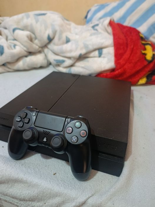 PlayStation 4 (troco ou vendo