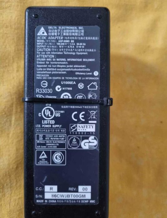 Carregador Para Portátil 19 Volts 4.74A