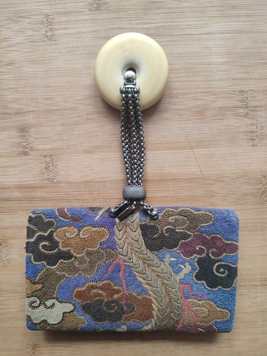 Jedwabna saszeta sakiewka z XIX wieku