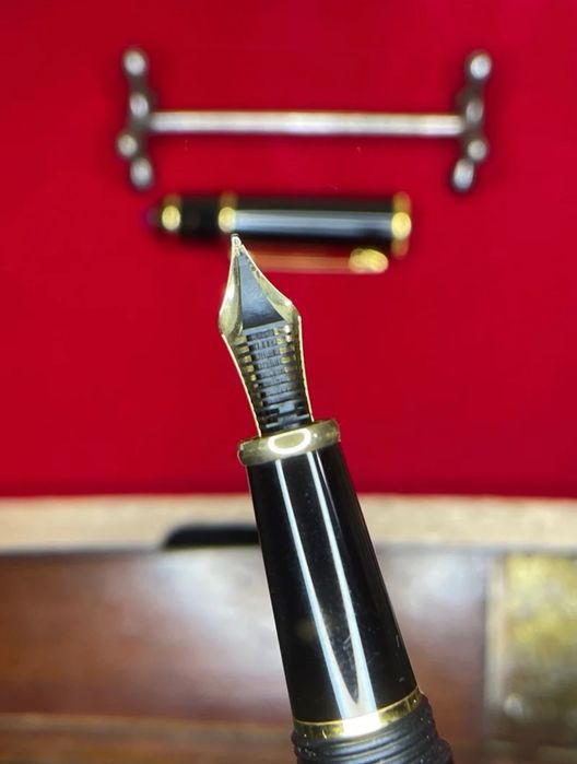 Caneta CARTIER DIABOLO Preto/ouro ((Rara)